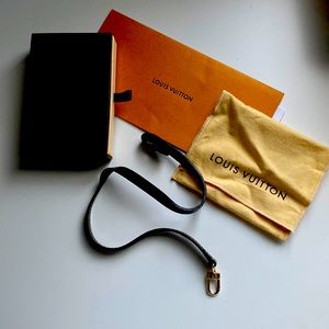 LV WALLET STRAP